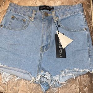 Raw hem high waisted mom shorts (light blue)